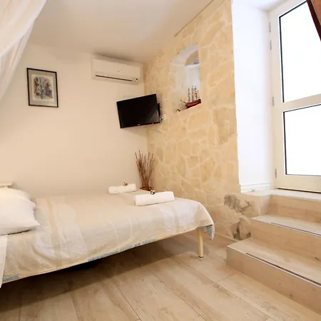 Emperor Diocletian Apartment *